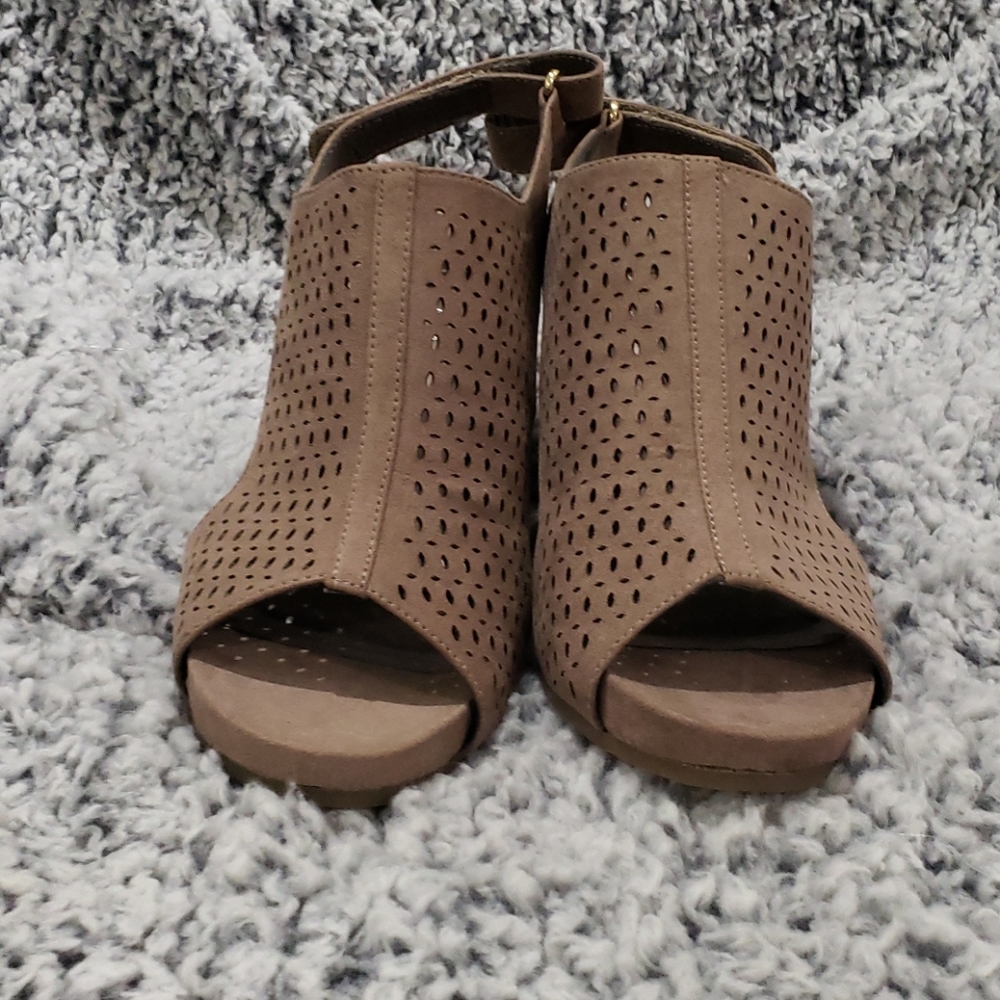 Wedges - Picture 2 of 4